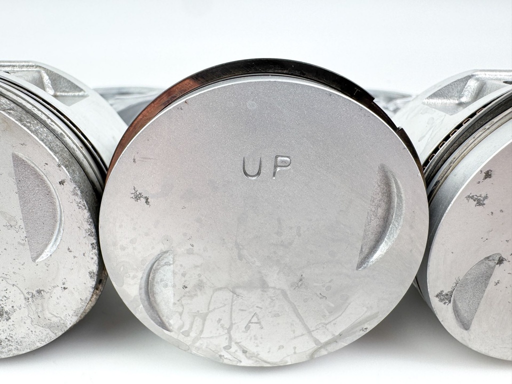 2006 Mercury 25 HP 4 Stroke Outboard Piston & Connecting Rod Set 834961T03 OEM