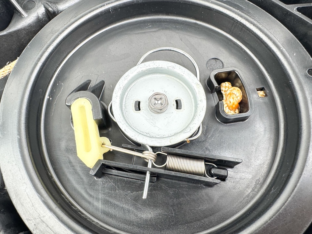 2006 Mercury 25 HP 4 Stroke Outboard Rope Pull Recoil Starter 898103T13 OEM