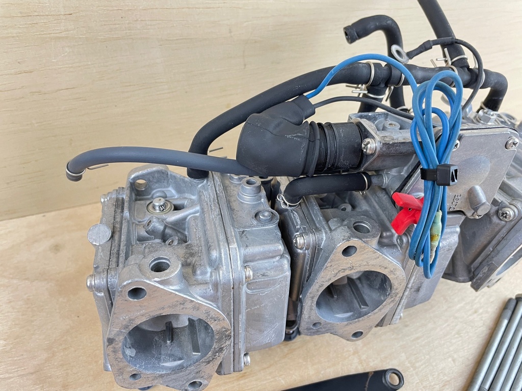 1998 Yamaha 40HP 2 Stroke Outboard Top Bottom Middle Carburetor Set 63D-14303-00-00