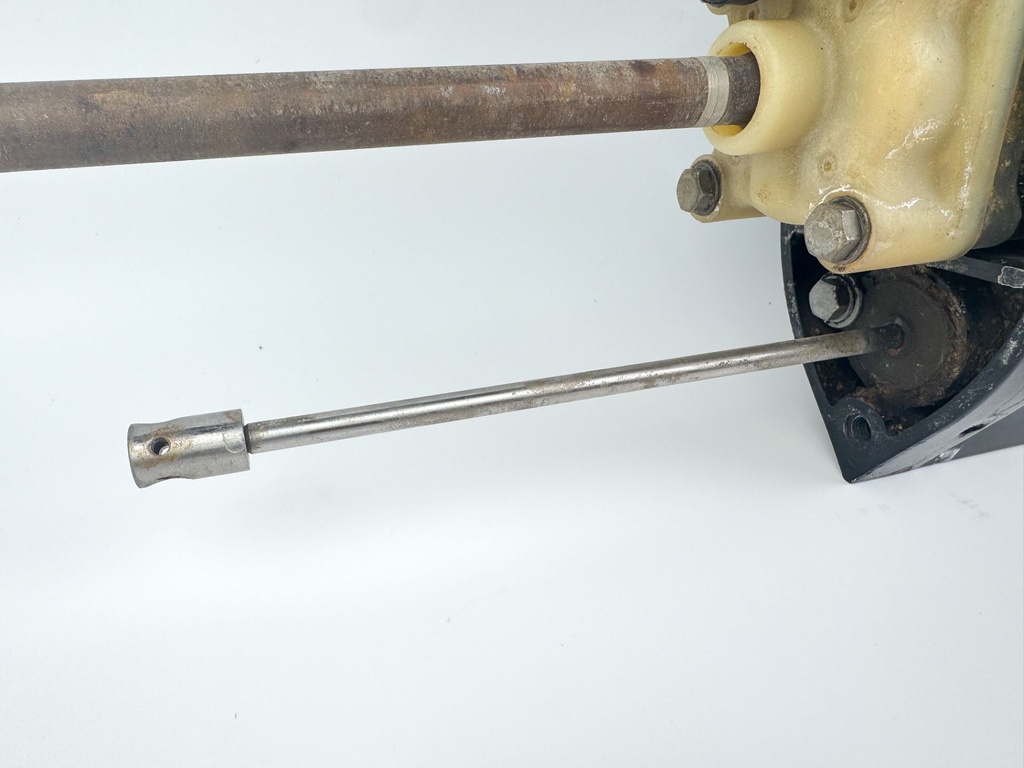 2006+ Mercury 25HP 4 Stroke Outboard 20" Long Lower Unit Gear Case 825132T23