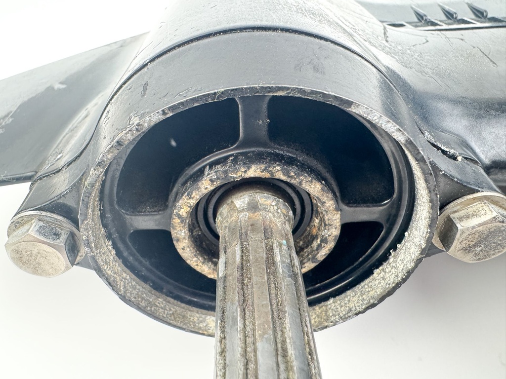 2006+ Mercury 25HP 4 Stroke Outboard 20" Long Lower Unit Gear Case 825132T23