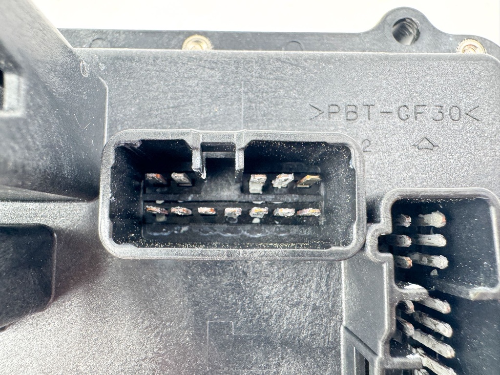 2006 Yamaha 250 HP 4 Stroke Outboard Fuse Box 6P2-82170-00-00 OEM