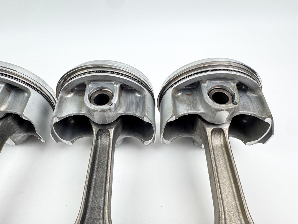 2006 Yamaha 250 HP 4 Stroke Outboard Piston & Connecting Rod Set 69J-11631-02-B0 OEM