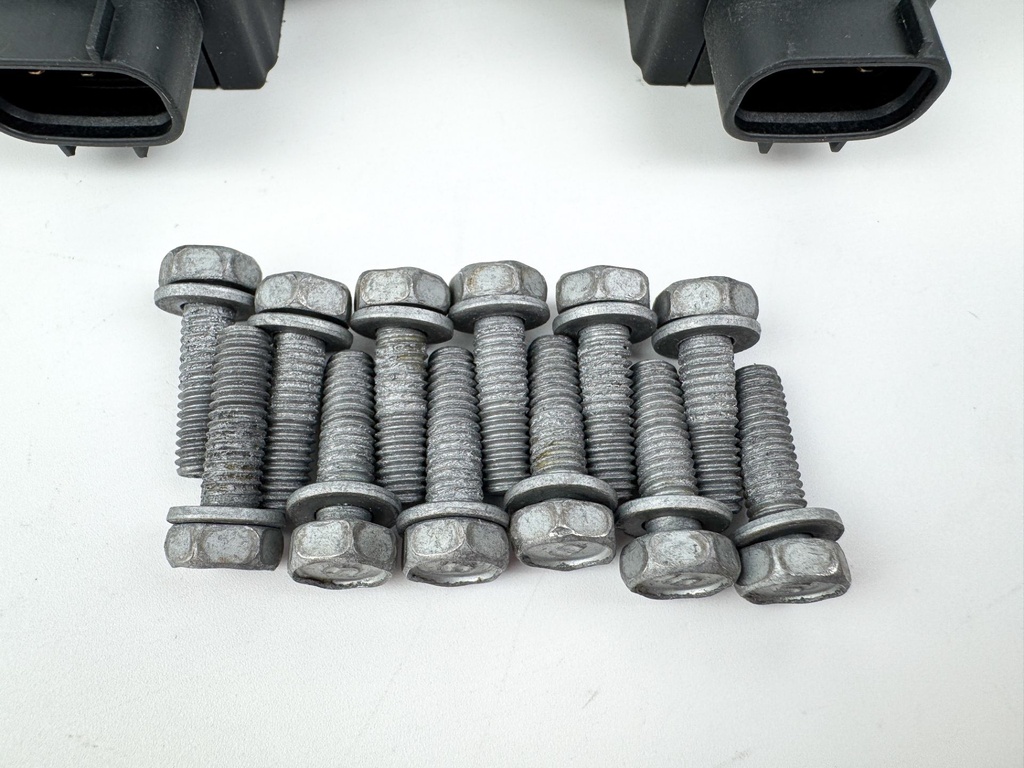 2006 Yamaha 250 HP 4 Stroke Outboard Ignition Coil Set 6P2-82310-00-00 OEM