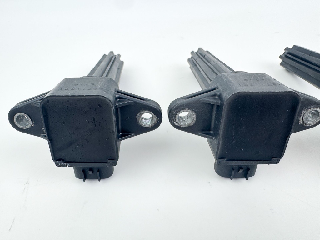 2006 Yamaha 250 HP 4 Stroke Outboard Ignition Coil Set 6P2-82310-00-00 OEM