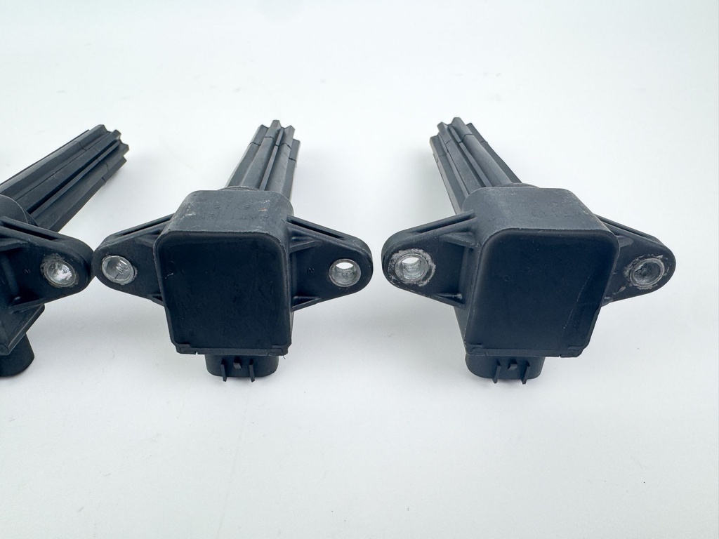 2006 Yamaha 250 HP 4 Stroke Outboard Ignition Coil Set 6P2-82310-00-00 OEM