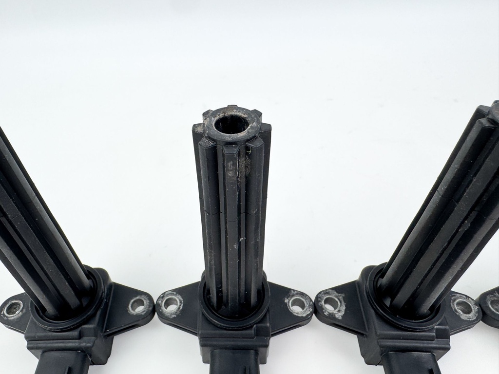 2006 Yamaha 250 HP 4 Stroke Outboard Ignition Coil Set 6P2-82310-00-00 OEM