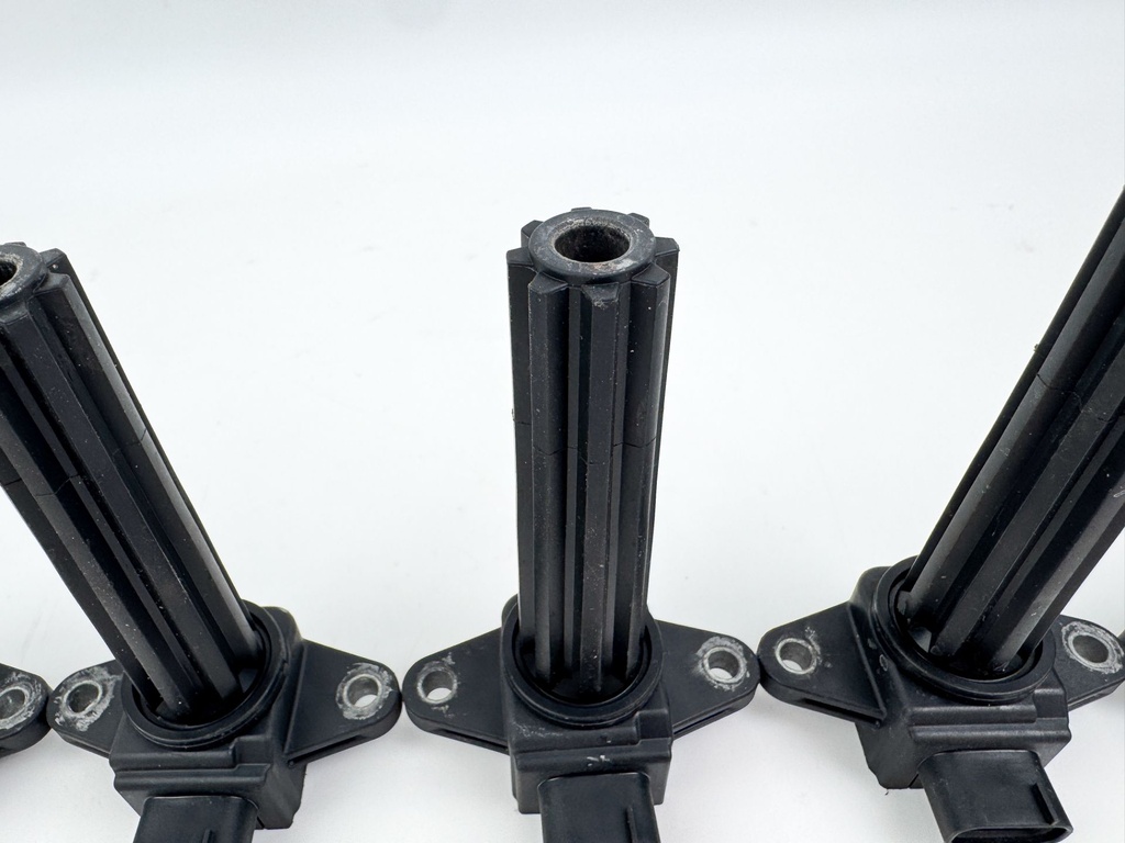 2006 Yamaha 250 HP 4 Stroke Outboard Ignition Coil Set 6P2-82310-00-00 OEM