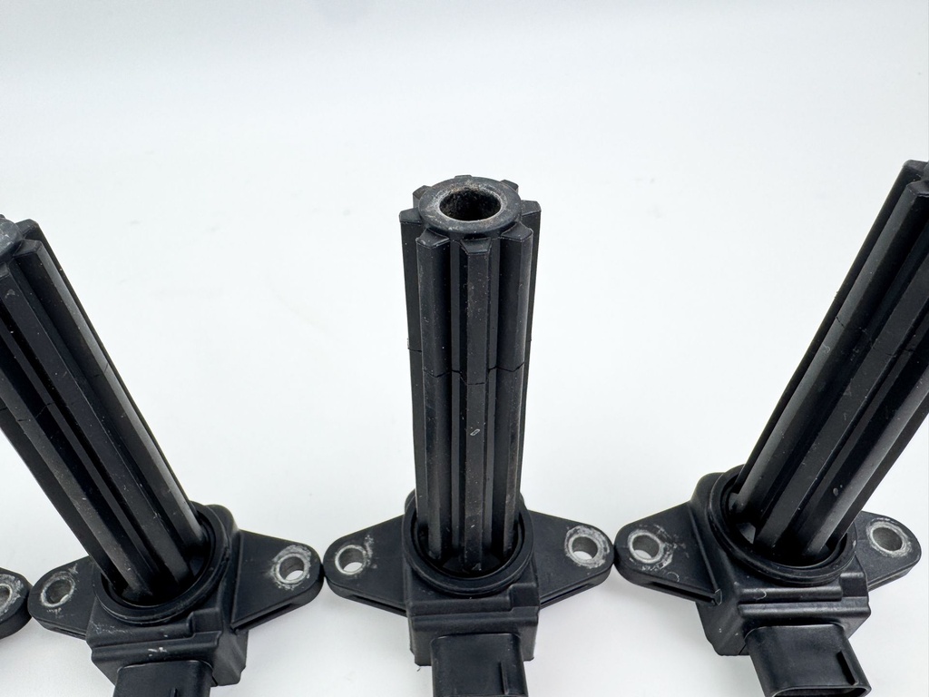 2006 Yamaha 250 HP 4 Stroke Outboard Ignition Coil Set 6P2-82310-00-00 OEM