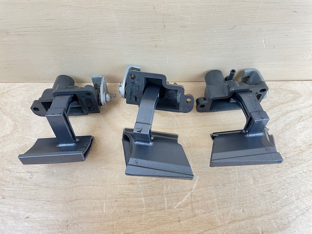 2015 Yamaha 250HP 4 Stroke Bottom Cowling Latch Set 3 69J-42815-00-8D