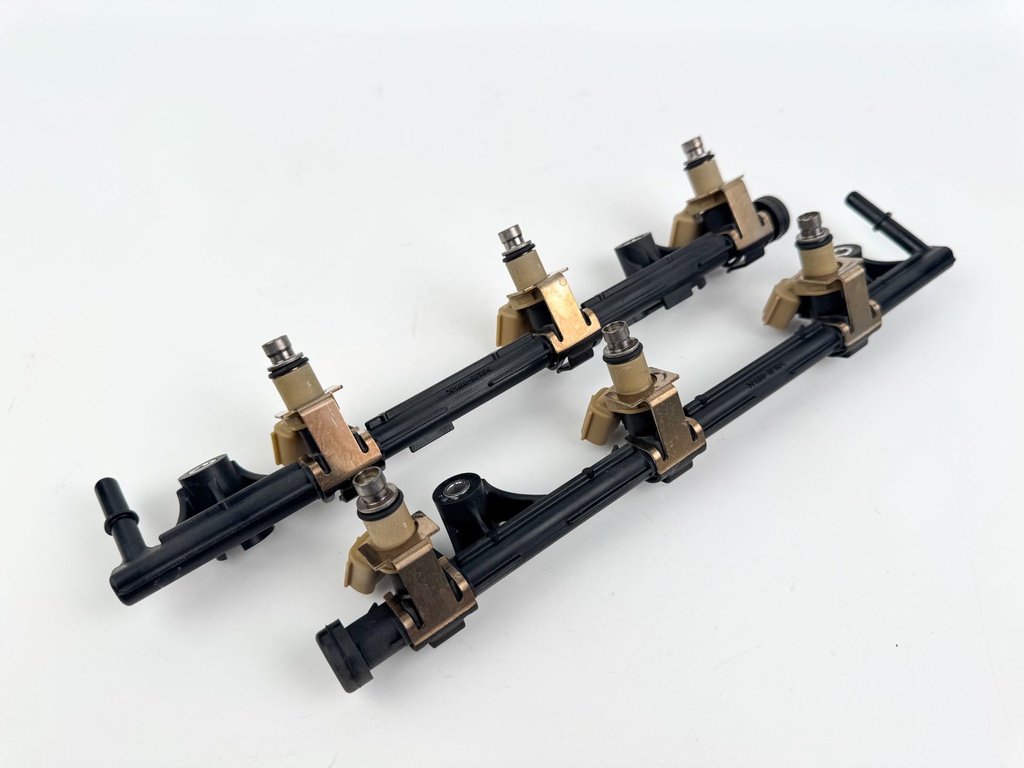 2006 Yamaha 250 HP 4 Stroke Outboard Fuel Injector Set W/ Rail 6P2-13160-11-00 OEM