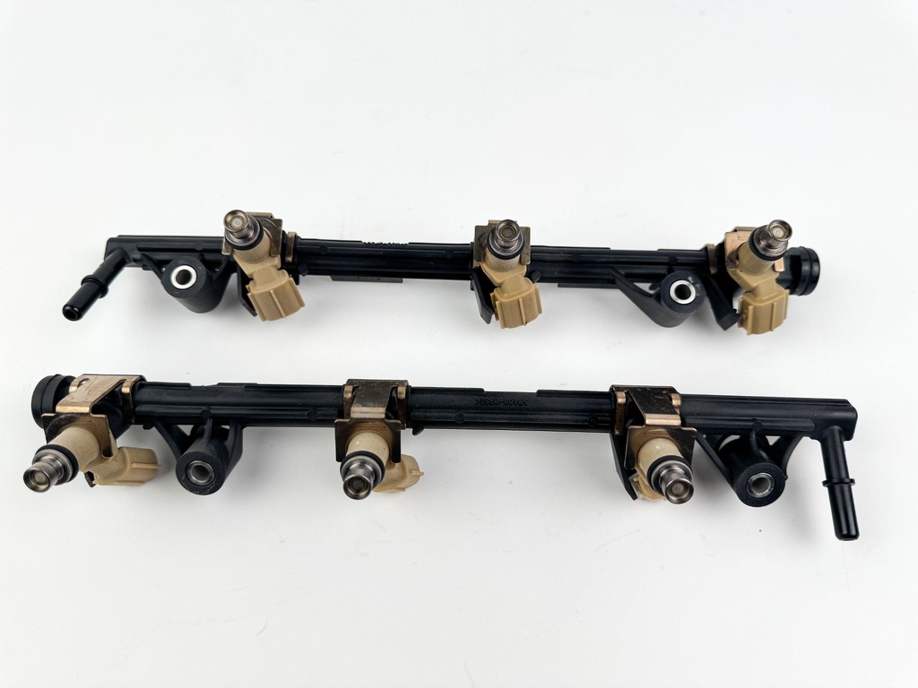 2006 Yamaha 250 HP 4 Stroke Outboard Fuel Injector Set W/ Rail 6P2-13160-11-00 OEM