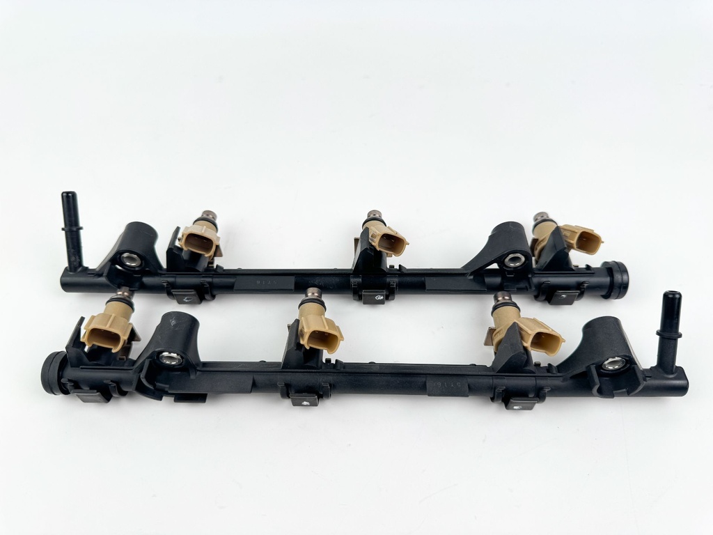 2006 Yamaha 250 HP 4 Stroke Outboard Fuel Injector Set W/ Rail 6P2-13160-11-00 OEM