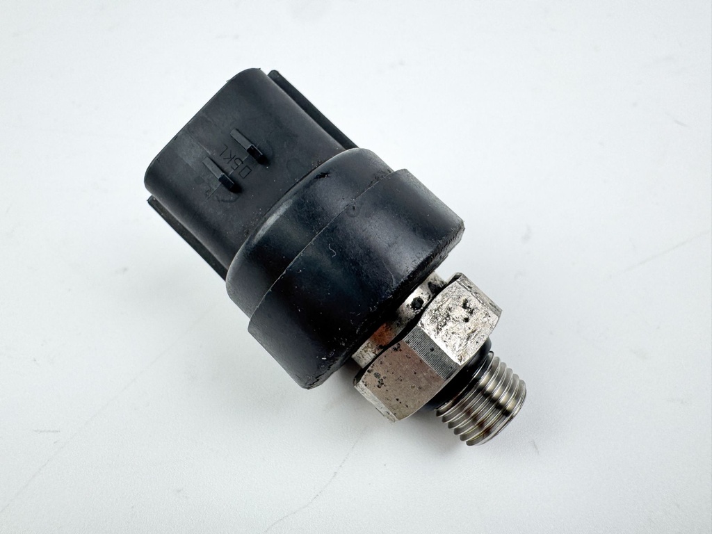 Yamaha Outboard Oil Pressure Sensor 69J-83651-00-00
