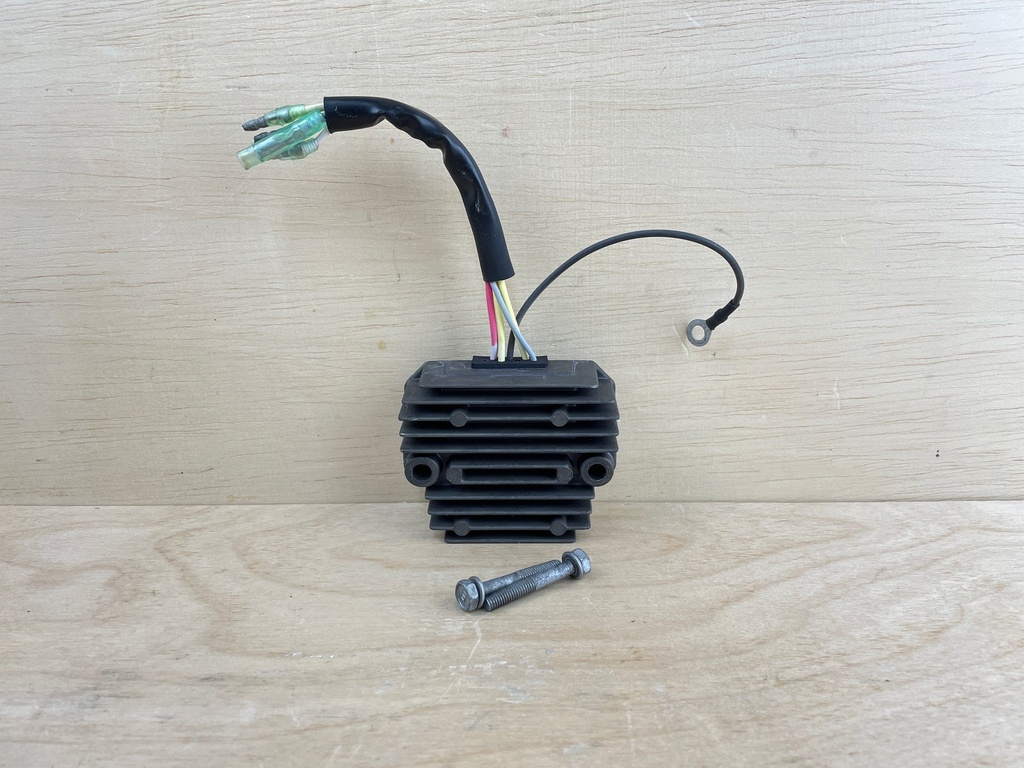 2004 Yamaha 40HP F40 4 Stroke Rectifier & Regulator Assembly 65W-81960-10-00