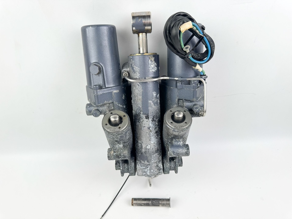 2006 Yamaha 250 HP 4 Stroke Outboard Power Trim Tilt Unit 69J-43800-01-4D OEM