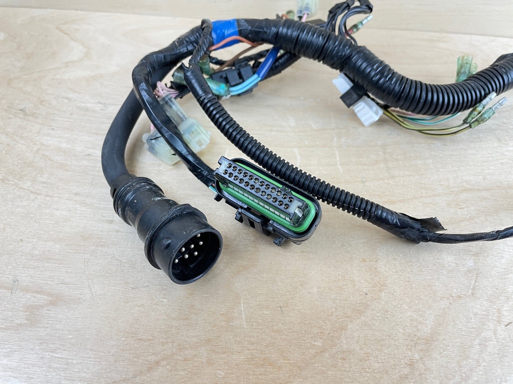 2004 Yamaha 40HP 4 Stroke Outboard Engine Wire Harness Assembly 67C-82590-00-00