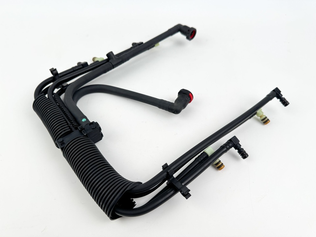 2005 Evinrude 115 HP 2 Stroke Outboard Injector Fuel Lines Manifold 5000204 OEM