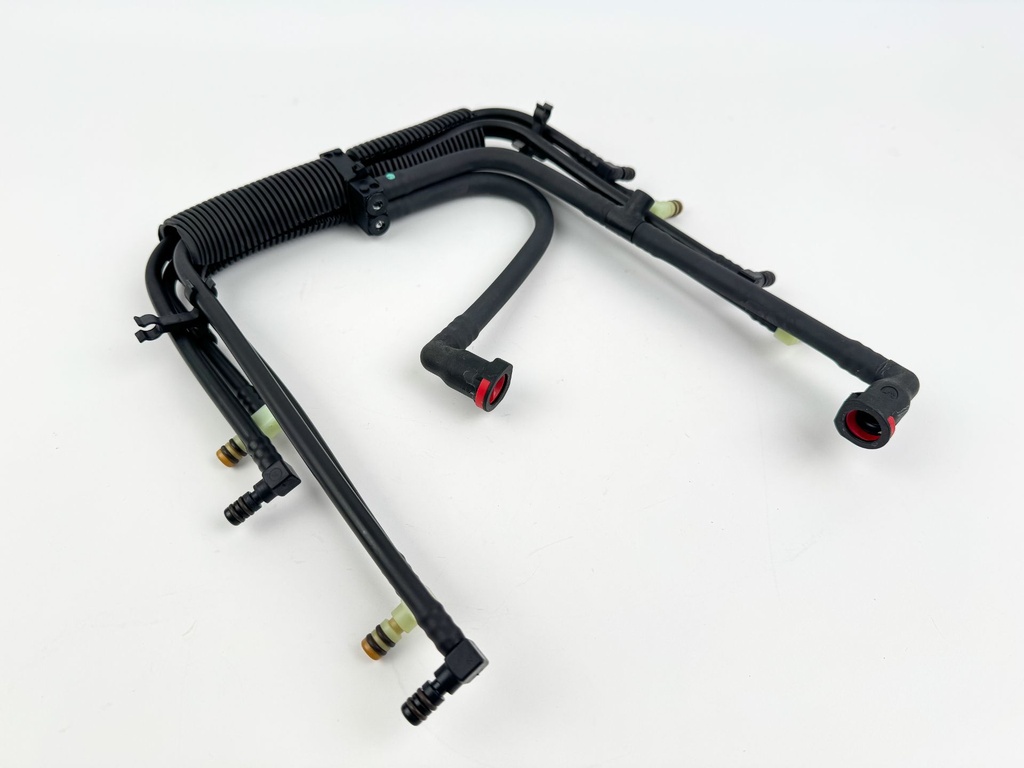 2005 Evinrude 115 HP 2 Stroke Outboard Injector Fuel Lines Manifold 5000204 OEM