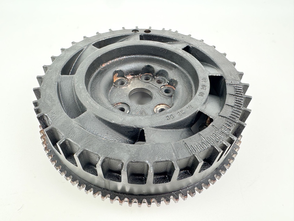 2005 Evinrude 115 HP 2 Stroke Outboard Flywheel 0586526 OEM