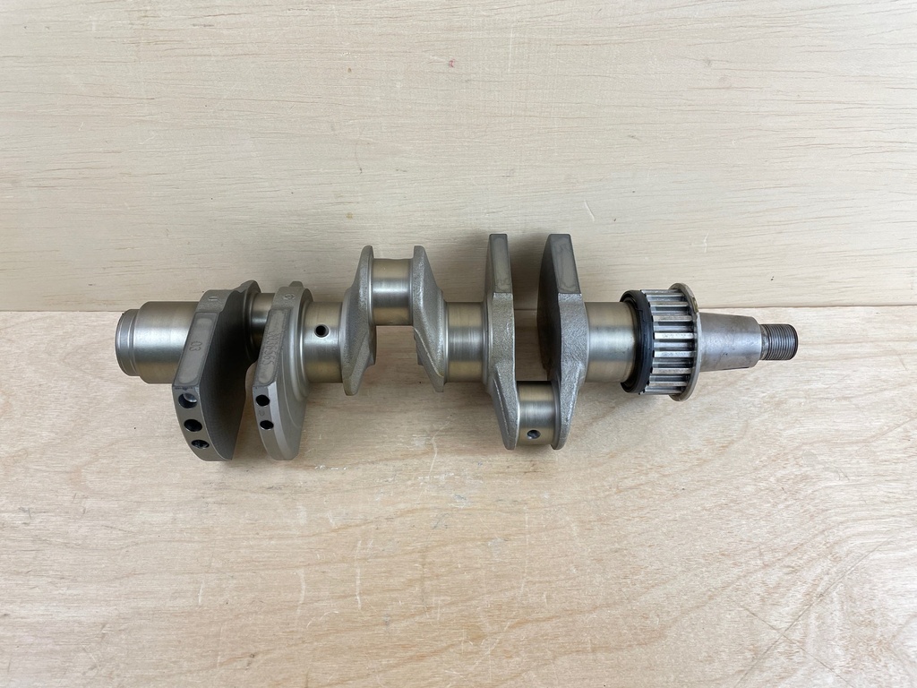 2004 Yamaha 40HP 4 Stroke Outboard Crankshaft Assembly 67C-11411-00-00