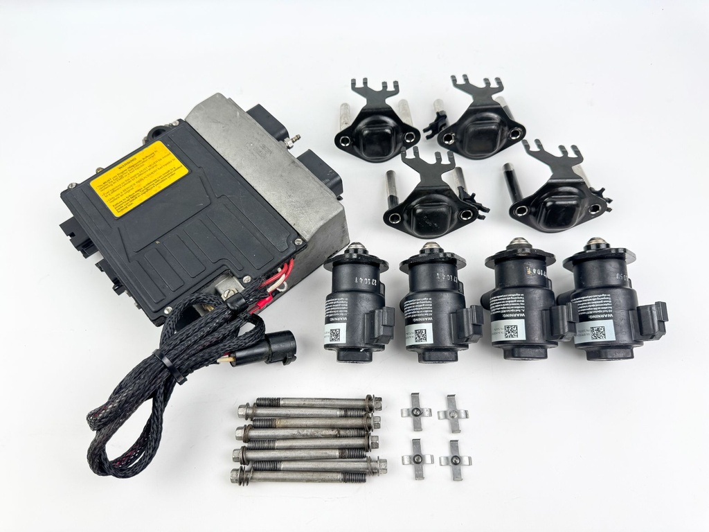 2005 Evinrude 115 HP 2 Stroke Outboard Engine Control Unit ECU EMM 0586724 OEM