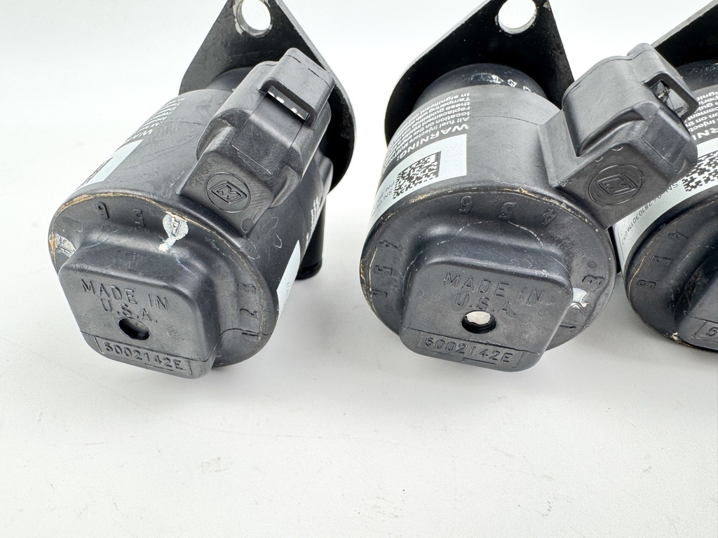 2005 Evinrude 115 HP 2 Stroke Outboard Engine Control Unit ECU EMM 0586724 OEM