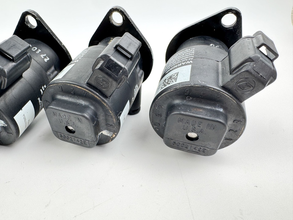 2005 Evinrude 115 HP 2 Stroke Outboard Engine Control Unit ECU EMM 0586724 OEM