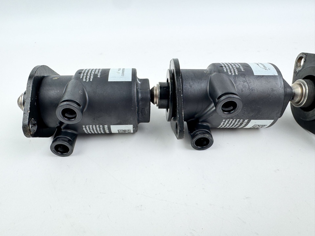 2005 Evinrude 115 HP 2 Stroke Outboard Engine Control Unit ECU EMM 0586724 OEM