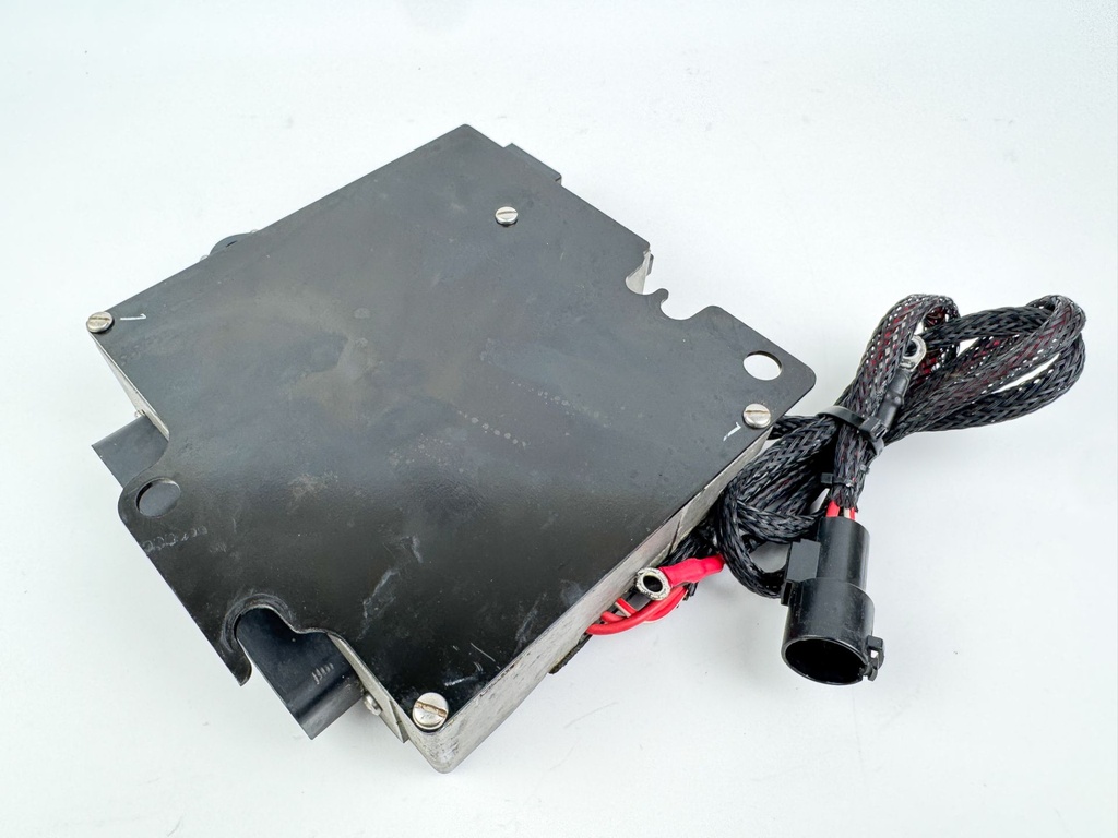 2005 Evinrude 115 HP 2 Stroke Outboard Engine Control Unit ECU EMM 0586724 OEM