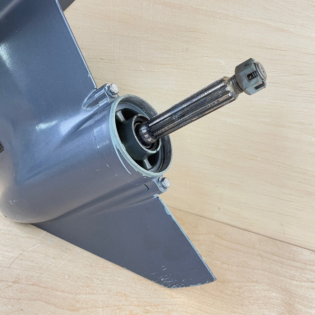 2004 Yamaha 40HP 4 Stroke 20" L Lower Unit Gearcase 67C-45300-14-8D