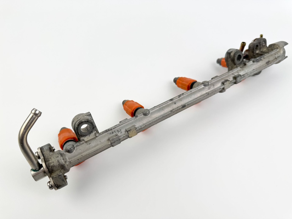 2005 Yamaha 115 HP 4 Stroke Outboard Fuel Injector Set W/ Rail 68V-13160-00-00 OEM