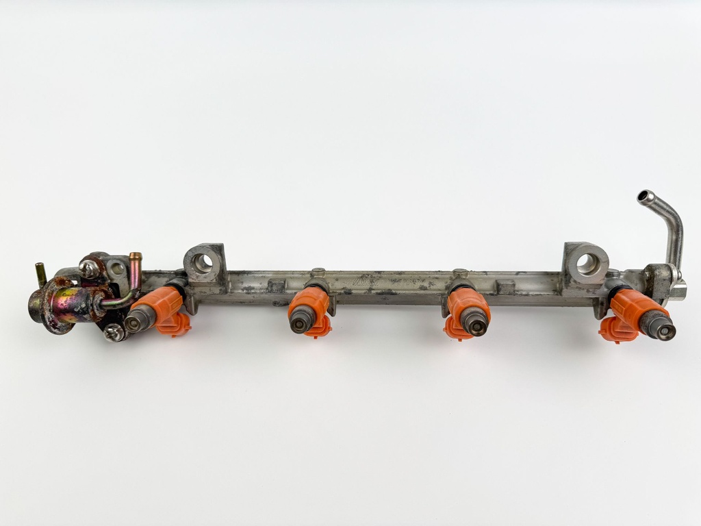 2005 Yamaha 115 HP 4 Stroke Outboard Fuel Injector Set W/ Rail 68V-13160-00-00 OEM