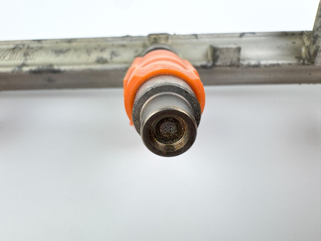 2005 Yamaha 115 HP 4 Stroke Outboard Fuel Injector Set W/ Rail 68V-13160-00-00 OEM