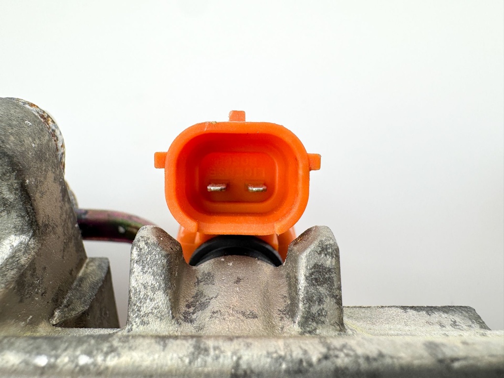 2005 Yamaha 115 HP 4 Stroke Outboard Fuel Injector Set W/ Rail 68V-13160-00-00 OEM