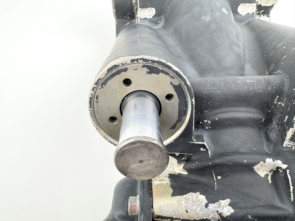 2005 Evinrude 115 HP 2 Stroke Outboard Power Trim Tilt Unit 5005114 OEM