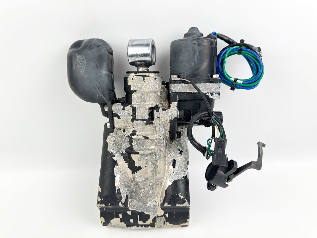 2005 Evinrude 115 HP 2 Stroke Outboard Power Trim Tilt Unit 5005114 OEM