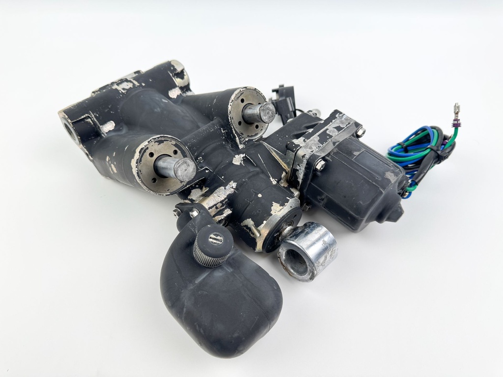 2005 Evinrude 115 HP 2 Stroke Outboard Power Trim Tilt Unit 5005114 OEM