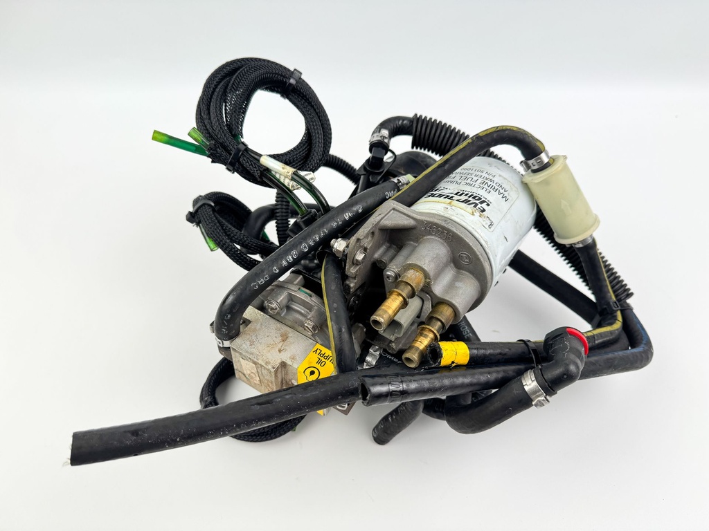 2005 Evinrude 115 HP 2 Stroke Outboard Oil Manifold & Pump 5000836 OEM