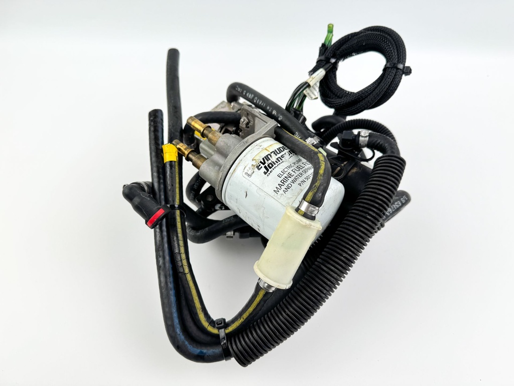 2005 Evinrude 115 HP 2 Stroke Outboard Oil Manifold & Pump 5000836 OEM