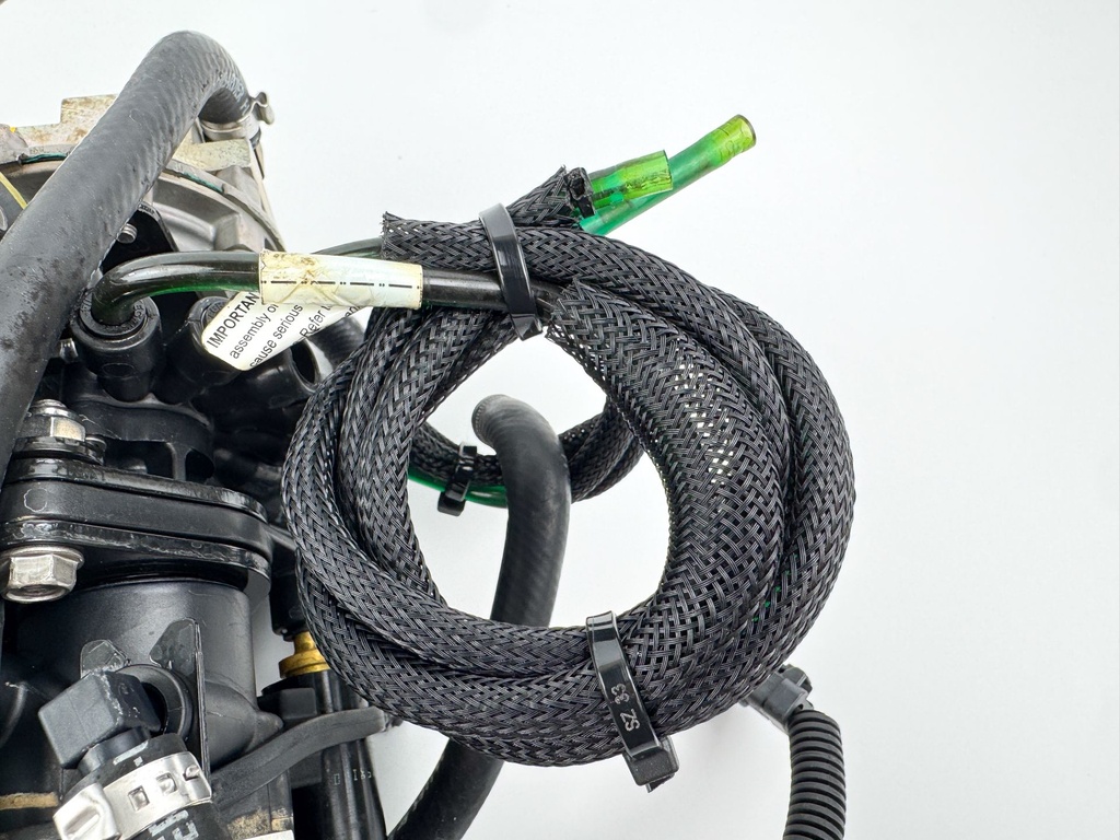 2005 Evinrude 115 HP 2 Stroke Outboard Oil Manifold & Pump 5000836 OEM