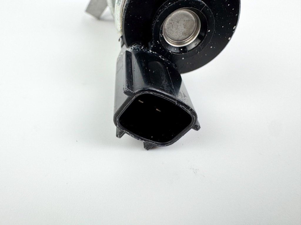 2004 Suzuki 115 HP 4 Stroke Outboard IAC Idle Air Control Valve 18137-77E00 OEM