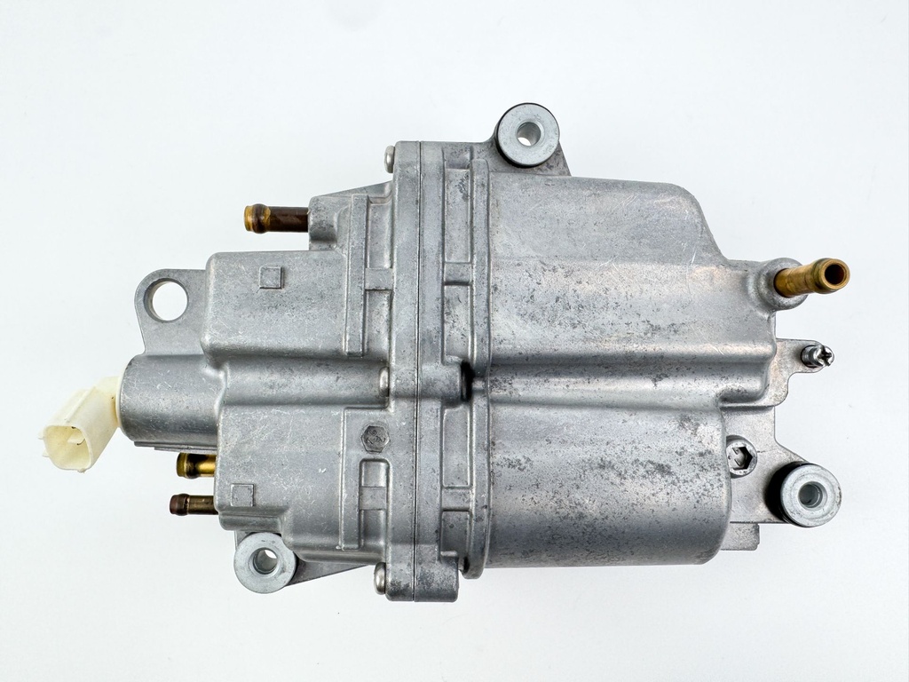 2004 Suzuki 115 HP 4 Stroke Outboard Vapor Separator Tank VST 15600-90J01 OEM