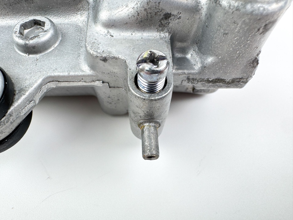 2004 Suzuki 115 HP 4 Stroke Outboard Vapor Separator Tank VST 15600-90J01 OEM