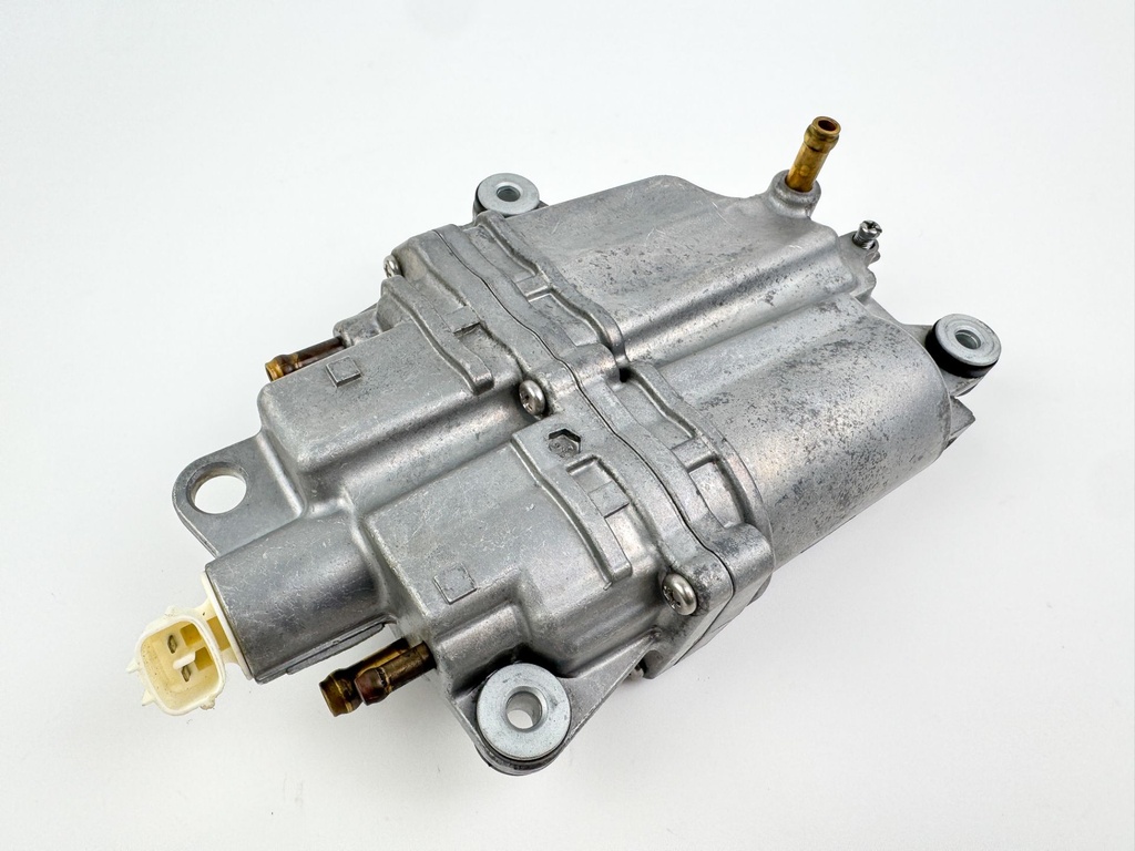 2004 Suzuki 115 HP 4 Stroke Outboard Vapor Separator Tank VST 15600-90J01 OEM