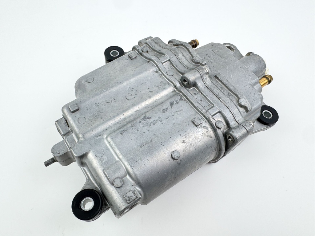 2004 Suzuki 115 HP 4 Stroke Outboard Vapor Separator Tank VST 15600-90J01 OEM