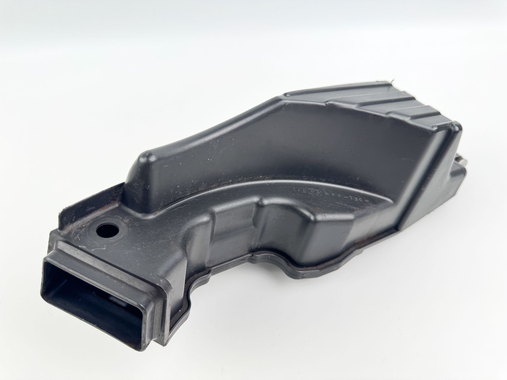 2004 Suzuki 115 HP 4 Stroke Outboard Intake Air Silencer Assembly 13810-90J01 OEM