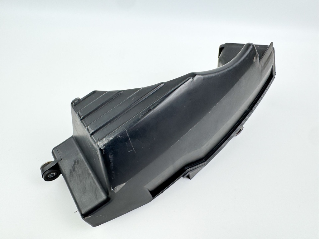 2004 Suzuki 115 HP 4 Stroke Outboard Intake Air Silencer Assembly 13810-90J01 OEM