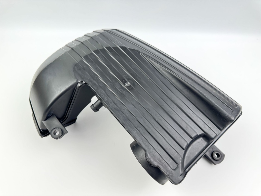 2004 Suzuki 115 HP 4 Stroke Outboard Intake Air Silencer Assembly 13810-90J01 OEM