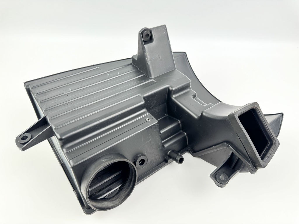 2004 Suzuki 115 HP 4 Stroke Outboard Intake Air Silencer Assembly 13810-90J01 OEM